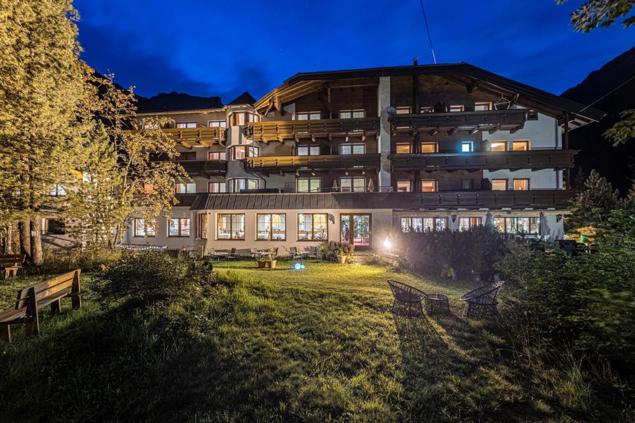 Hotel Gletscherblick Sankt Leonhard im Pitztal Exterior photo