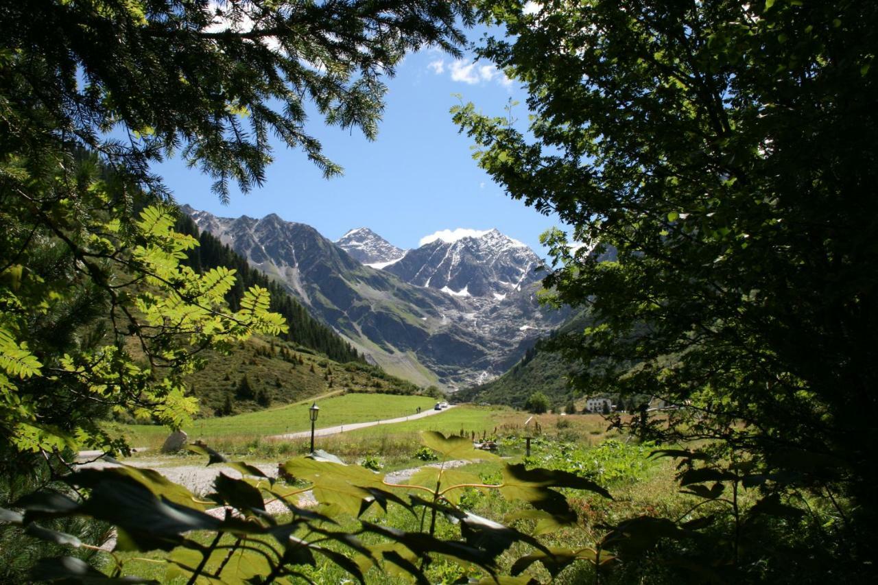 Hotel Gletscherblick Sankt Leonhard im Pitztal Exterior photo